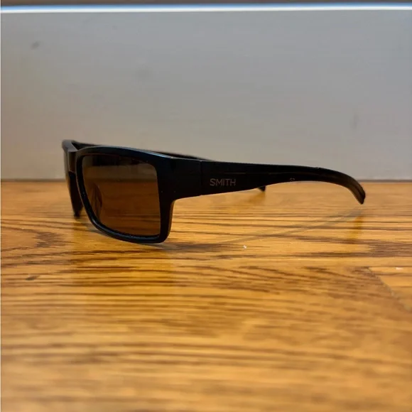 SMITH Black Sunglasses with Case - Picture 4 of 4